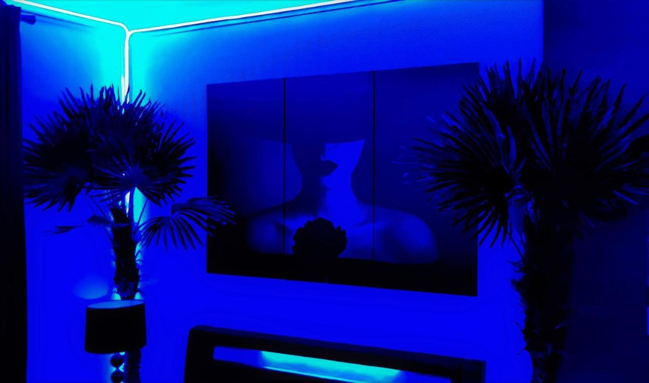 The White Home Broadway Love Room Châteauroux Exterior foto