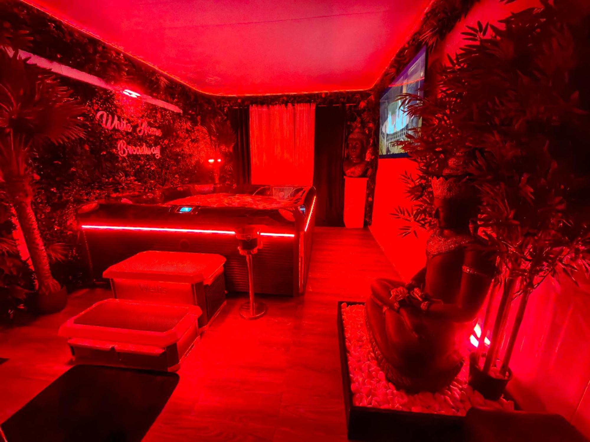 The White Home Broadway Love Room Châteauroux Exterior foto
